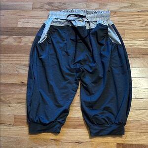 Free People Total Package capri pants. Size medium. Like new - worn once. Gray